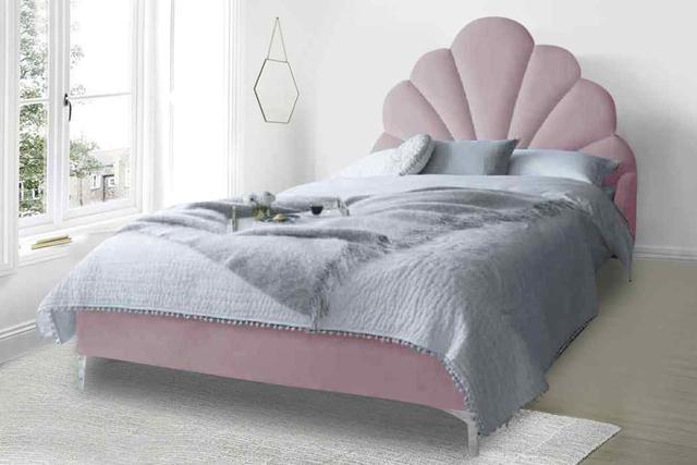 Hendo Bed Single Plush Velvet Black Envisage Trade Size: Single (3'), Colour: Pink on Productcaster.