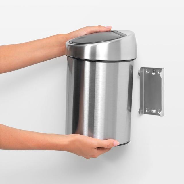 3 L Mülleimer mit Schwingdeckel Brabantia Farbe: Silber on Productcaster.