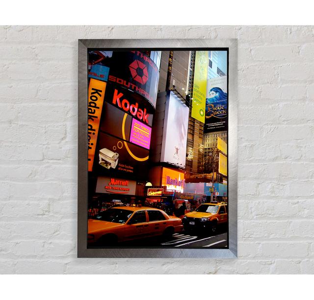 Billboards Of New York With Yellow Cabs - Einzelne Bilderrahmen Kunstdrucke Bright Star Größe: 118,9 cm H x 84,1 cm B x 3,4 cm T on Productcaster.