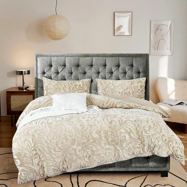 Duvet Cover Set Rosdorf Park Size: Super King, Colour: Beige on Productcaster.