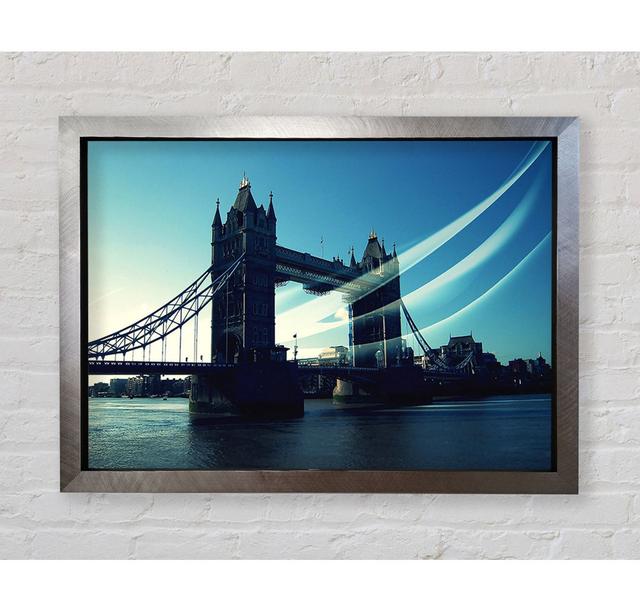 Tower Bridge London Trail - Druck Bright Star Größe: 84,1 cm H x 118,9 cm B x 3,4 cm T on Productcaster.