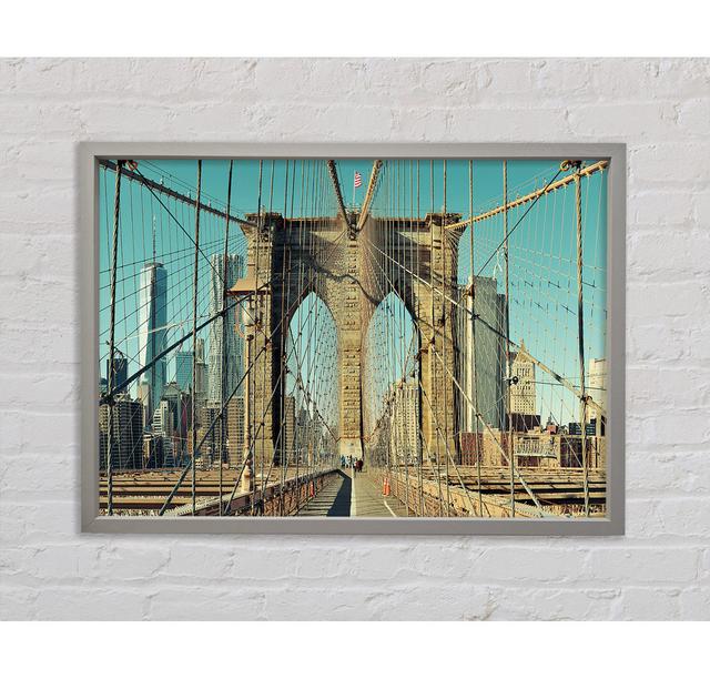 Spaziergang durch die Brooklyn Bridge - Druck Bright Star Größe: 59,7 cm H x 84,1 cm B x 3,3 cm T on Productcaster.