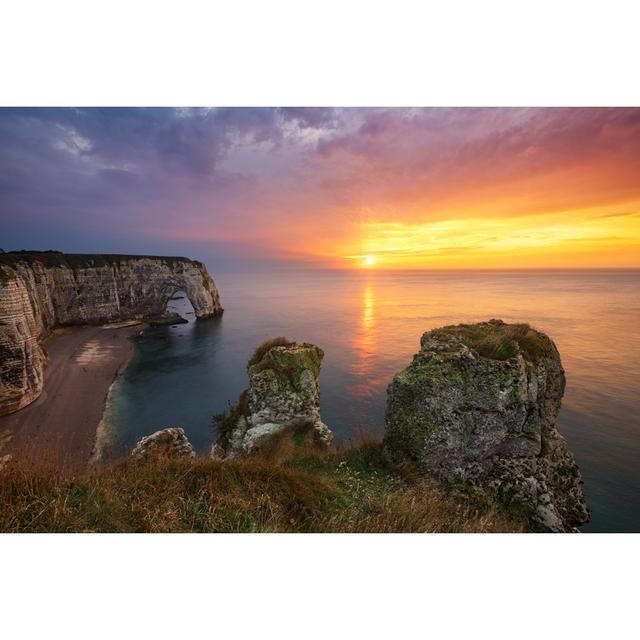 Etretat Cliffs In France House of Hampton Size: 51cm H x 76cm W x 3.8cm D on Productcaster.