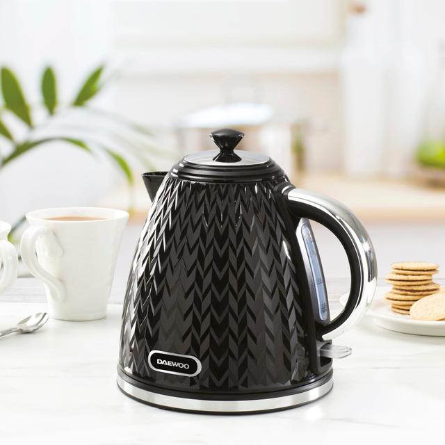 Argyle 1.7L Electric Kettle Daewoo Colour: Black on Productcaster.