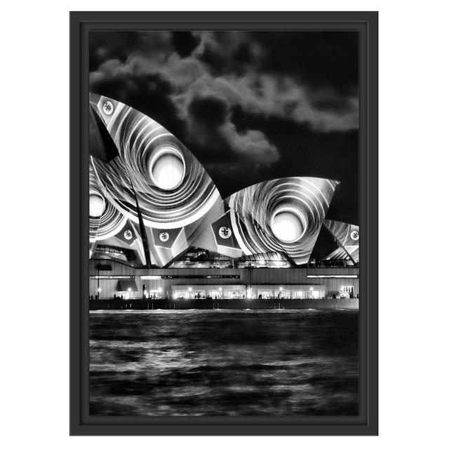 Gerahmtes Wandbild Sydney Opera House Pfauenaugen East Urban Home Größe: 55 cm H x 40 cm B on Productcaster.