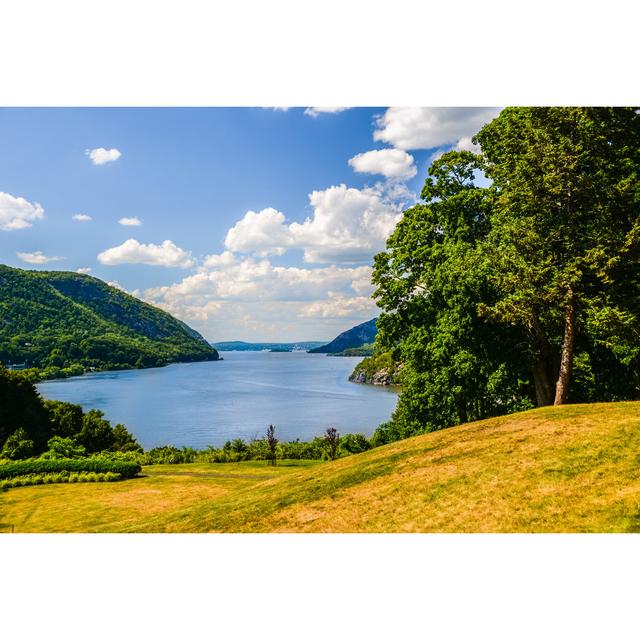 Clinchco View Of Hudson River by Texpan - No Frame Print on Canvas Alpen Home Size: 20cm H x 30cm W x 3.8cm D on Productcaster.