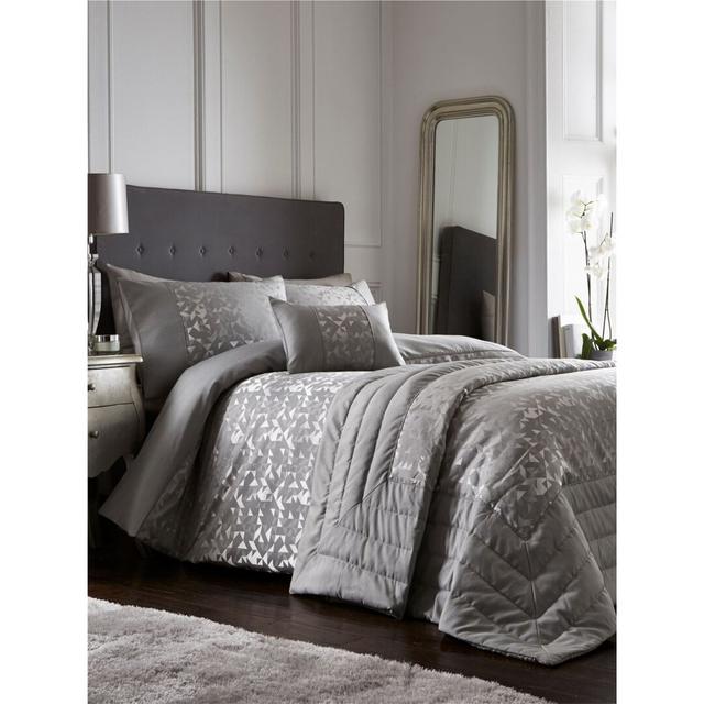 Winon Geometric Luxury Duvet Cover Set Willa Arlo Interiors Size: Double Duvet Cover + 2 Standard Pillowcases, Colour: Silver on Productcaster.