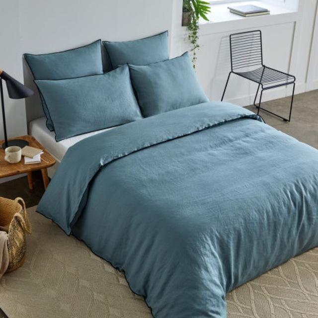 Dziedzic Duvet Cover Marlow Home Co. Colour: Green on Productcaster.