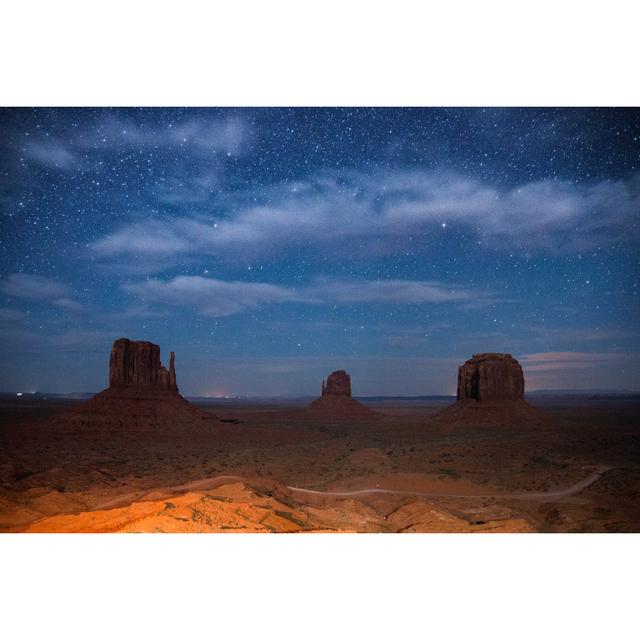 Monument Valley by Evenfh - Wrapped Canvas Print 17 Stories Size: 81cm H x 122cm W on Productcaster.