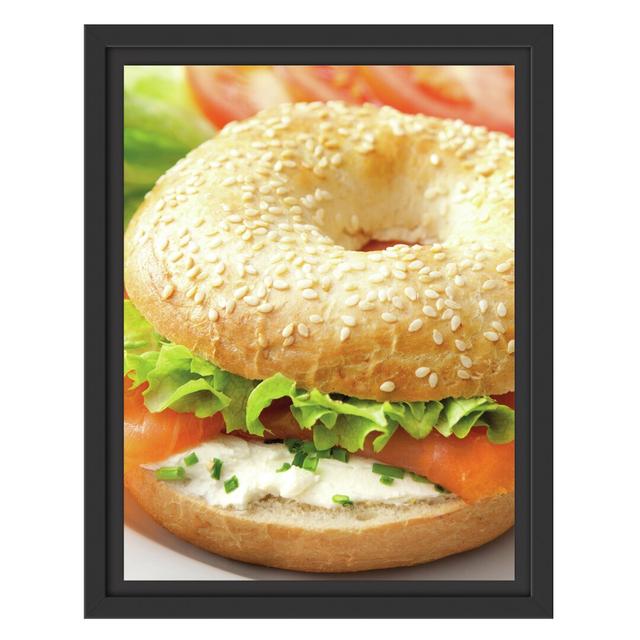 Gerahmtes Wandbild Frischer Lachs Bagel East Urban Home Größe: 38 cm H x 30 cm B on Productcaster.