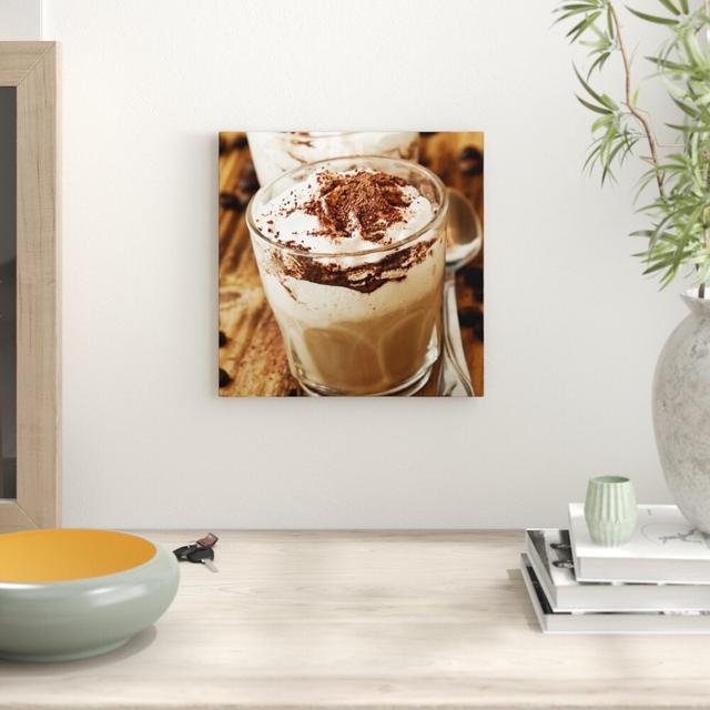 Leinwandbild Leckerer Cappuccino mit Schokostreusel East Urban Home Größe: 40 cm H x 40 cm B on Productcaster.