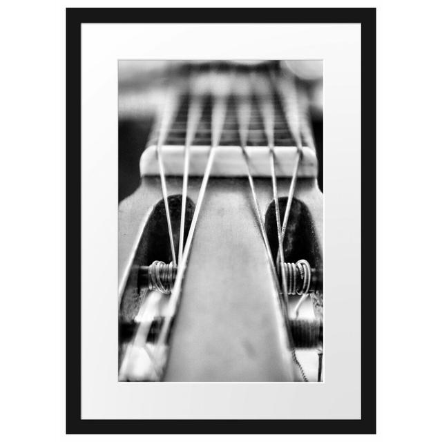 Gerahmtes Poster Gitarrensaiten East Urban Home Größe: 55 cm H x 40 cm B on Productcaster.