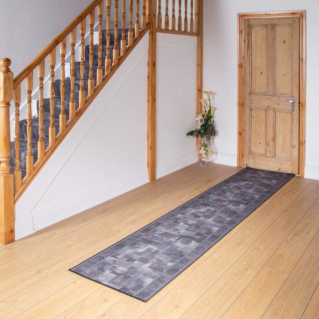 Banner Looped/Hooked Graphite Hallway Runner Rug ClassicLiving Rug Size: Runner 510cm x 66cm on Productcaster.