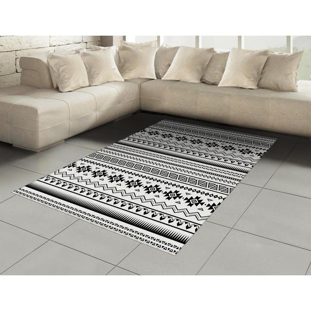 Yesenia Flatweave Black/White Rug Gracie Oaks Rug Size: Rectangle 120 x 180cm on Productcaster.