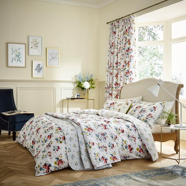 Sweet Geranium Floral Duvet Cover Set with Pillowcases V&A Size: Single - 1 Standard Pillowcase on Productcaster.