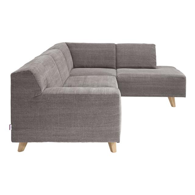 Ecksofa Nordic Pure Tom Tailor Polsterfarbe: Braun, Ausrichtung: Ottomane Links, Beinfarbe: Buche Natur on Productcaster.