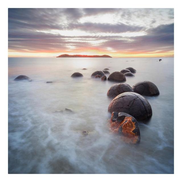 Leinwandbild - Moeraki Neuseeland - Panorama Quer Haus am Meer Format: 260 g/m² Canvas, Größe: 70 cm H x 70 cm B on Productcaster.