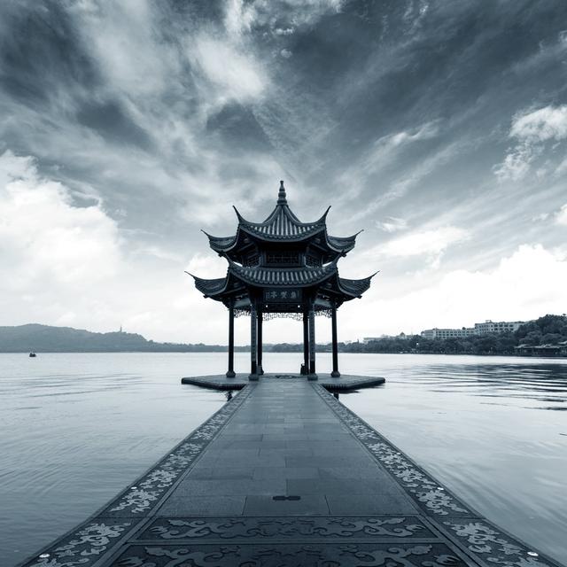 Hangzhou West Lake House of Hampton Size: 91cm H x 91cm W on Productcaster.