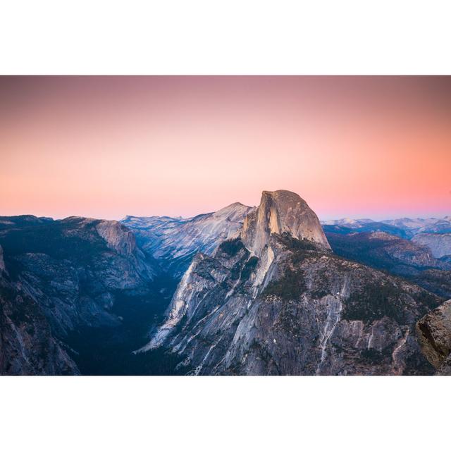 Half Dome bei Sonnenuntergang von Bluejayphoto - Drucken Alpen Home Größe: 60 cm H x 40 cm B on Productcaster.