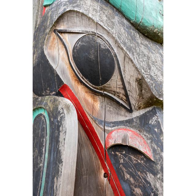 Close up Totem by Cullenphotos - Wrapped Canvas Graphic Art Latitude Run Size: 122cm H x 81cm W on Productcaster.