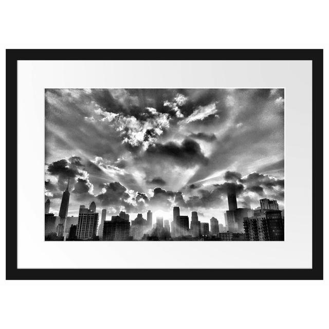 Gerahmtes Poster Chicago Skyline im Sonnenaufgang East Urban Home Größe: 40 cm H x 55 cm B on Productcaster.