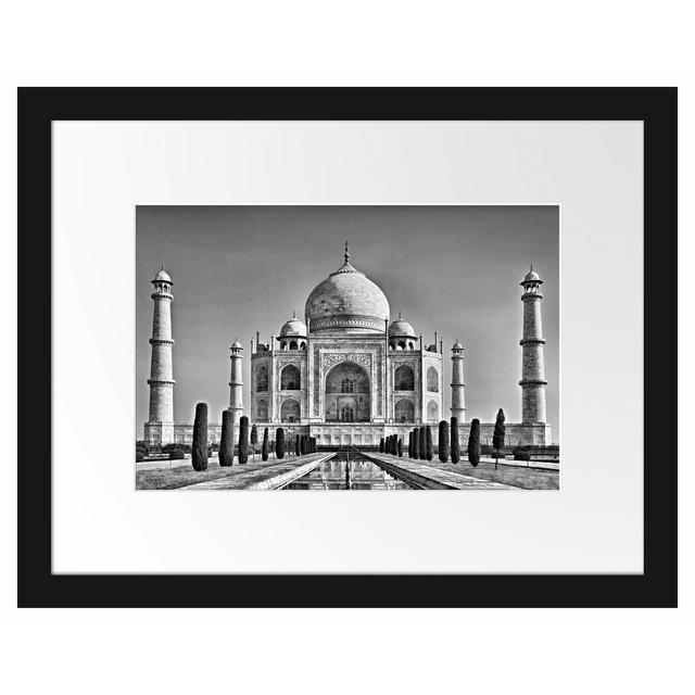 Gerahmtes Poster Gewaltiger Taj Mahal East Urban Home Größe: 30 cm H x 38 cm B on Productcaster.