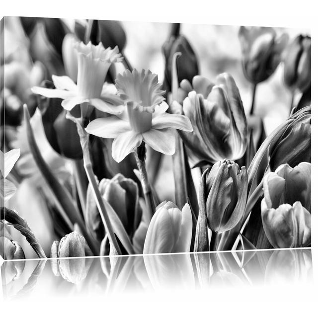 Leinwandbild Farbenfrohe Osterglocken und Tulpen in Monochrom East Urban Home Größe: 70 cm H x 100 cm B on Productcaster.