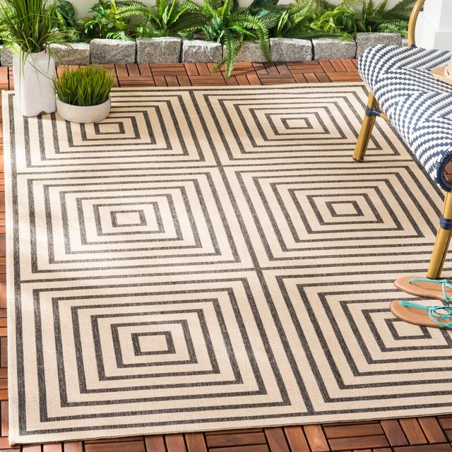 Mckenzie Geometric Machine Woven Area Rug Metro Lane Rug Size: Rectangle 90 x 150cm on Productcaster.