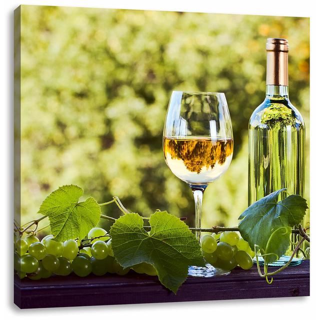 Leinwandbild Wein und Weintrauben East Urban Home Größe: 70 cm H x 70 cm B on Productcaster.