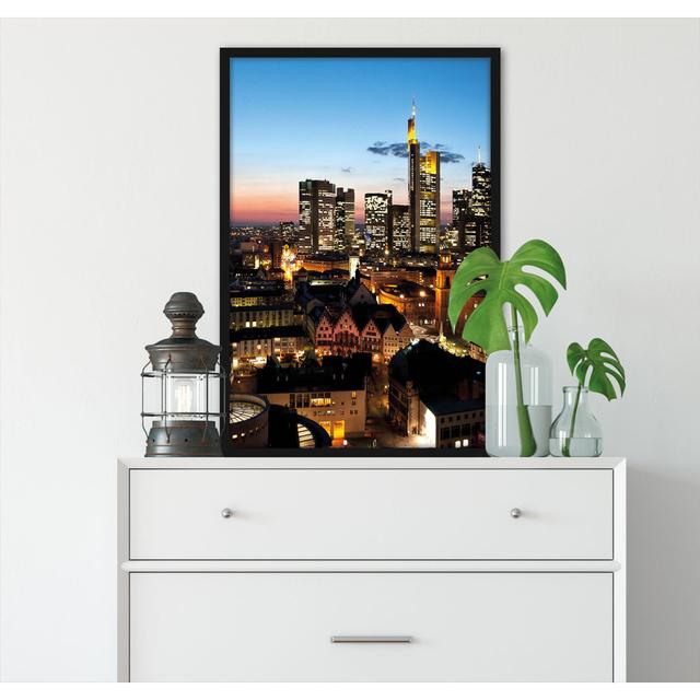 Gerahmtes Poster Frankfurt Skyline ModernMoments Größe: 38 cm H x 30 cm B x 2.5 cm T on Productcaster.