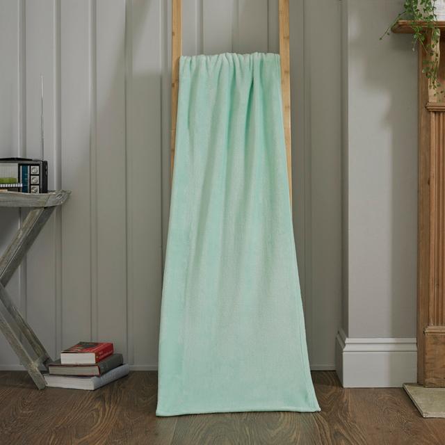 Cozy Comforts Throw Deyongs 1846 Colour: Sea Green on Productcaster.