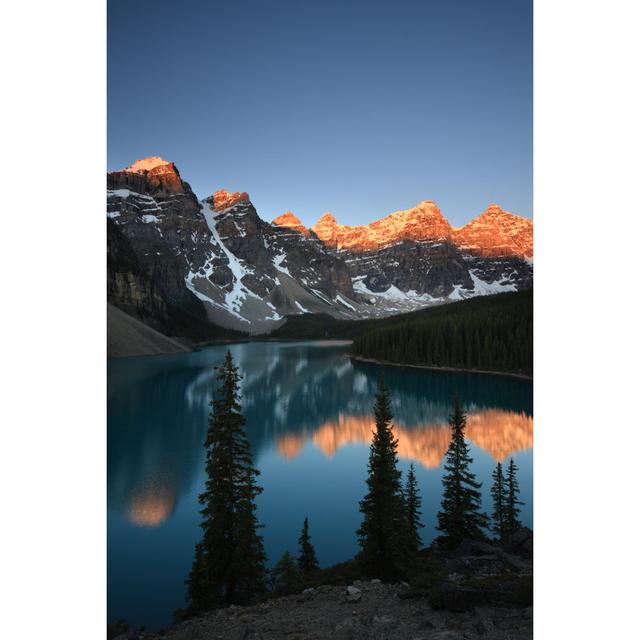 Magnificent Sunset View Of Moraine Lake, Canadian Rockies by Jeremy Edwards - No Frame Print on Canvas Alpen Home Size: 91cm H x 61cm W on Productcaster.