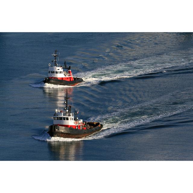 Two Tugboats von Dan_prat - Kunstdrucke auf Leinwand ohne Rahmen Küstenhaus Größe: 20 cm H x 30 cm B on Productcaster.