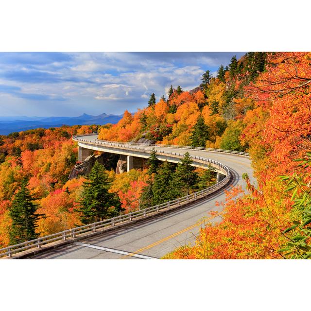 Linn Cove Viaduct, Blue Ridge Parkway, North Carolina Union Rustic Size: 61cm H x 91cm W x 3.8cm D on Productcaster.