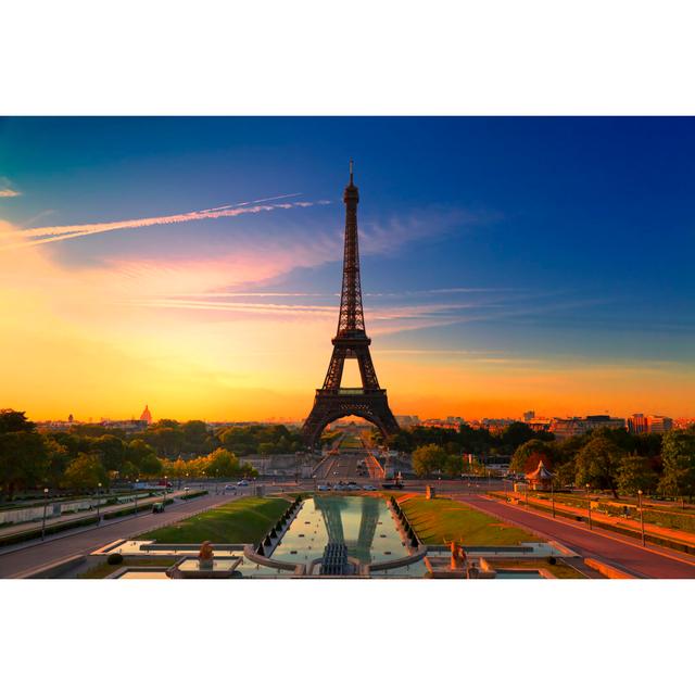 Eiffel Tower in Paris - Wrapped Canvas Photograph Latitude Run Size: 20cm H x 30cm W on Productcaster.