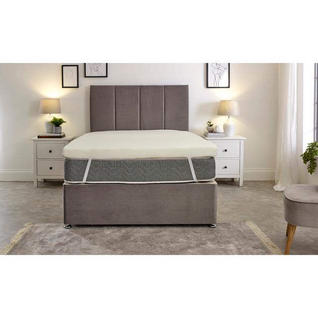 Bundeena White Noise 1" Deep Memory Foam Mattress Topper White Noise Bed Size: Small Double (4') on Productcaster.