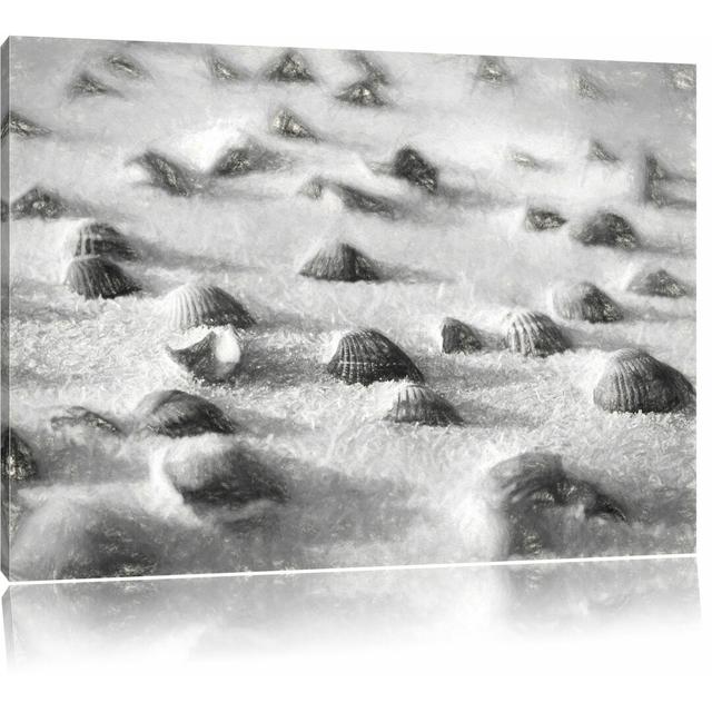 Leinwandbild "Muscheln im Sand", Grafikdruck East Urban Home Größe: 80 cm H x 120 cm B on Productcaster.