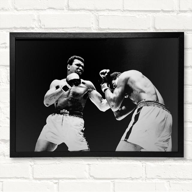 Muhammad Ali Fist Of Power - Geschlossener Eckrahmen Kunstdrucke auf Holz ModernMoments Größe: 42cm H x 59,7cm B on Productcaster.