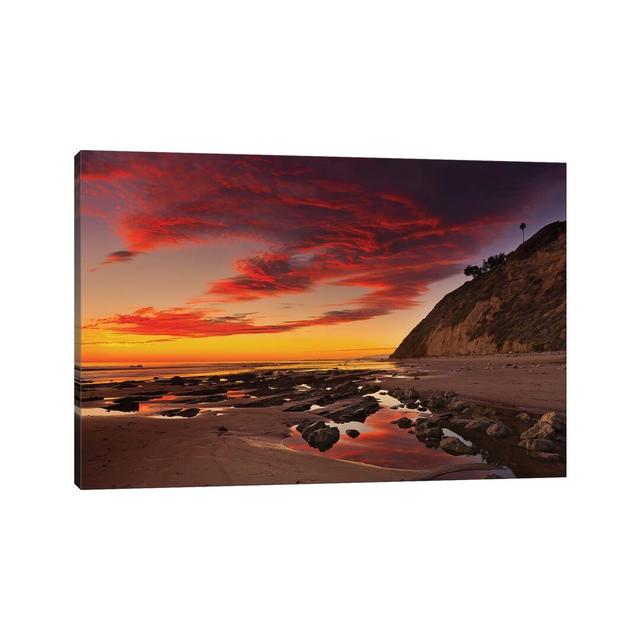 Califoria Beach At Sunset House of Hampton Size: 30.48cm H x 45.72cm W x 1.91cm D on Productcaster.