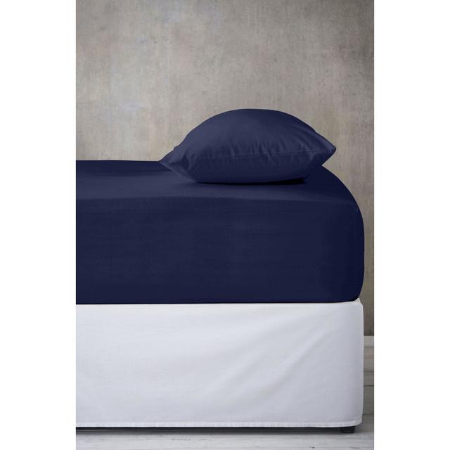 Justa 180 Thread Count Percale Fitted Sheet Marlow Home Co. Size: Super King (6'), Colour: Navy on Productcaster.