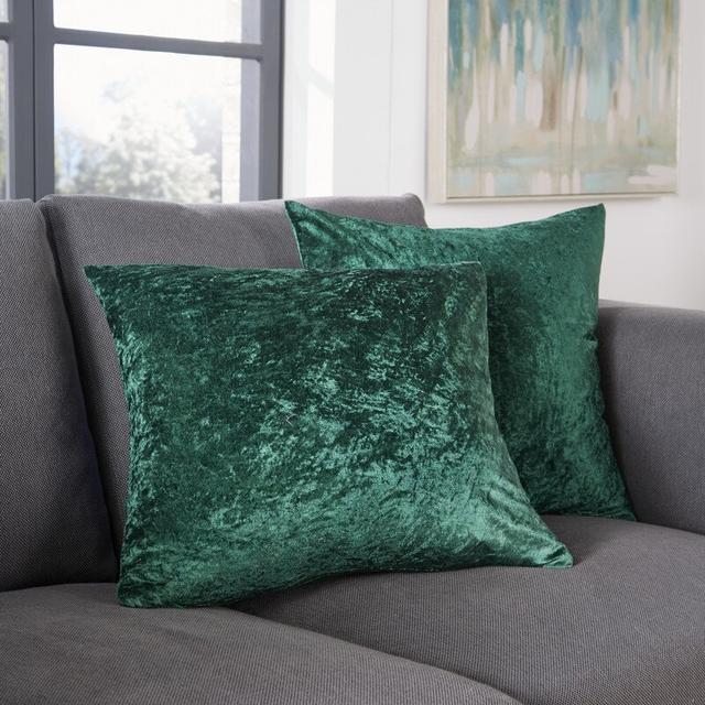 Danielburnham Home Bed Sofa Velvet Cushion Cover (Set of 2) Fairmont Park Colour: Green on Productcaster.