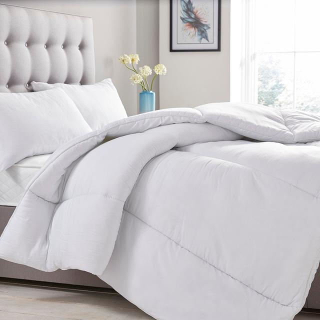 Silentnight Bounceback Duvet - 10.5 Tog Silentnight Size: King on Productcaster.