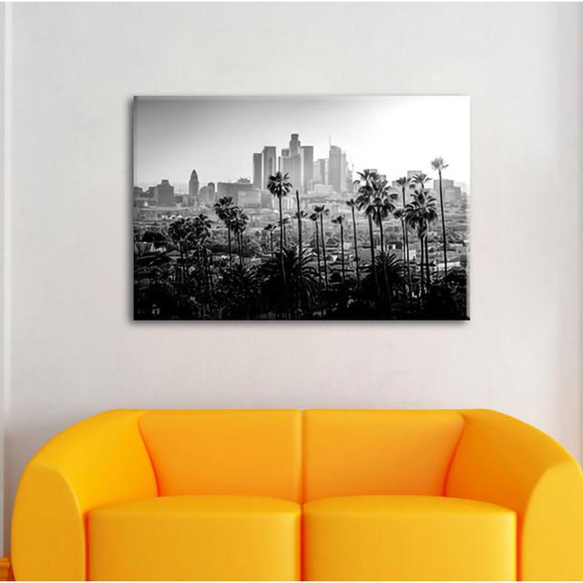 Leinwandbild Palmen vor der Skyline von Los Angeles Sansibar Home Größe: 70 cm H x 100 cm B x 1,8 cm T on Productcaster.