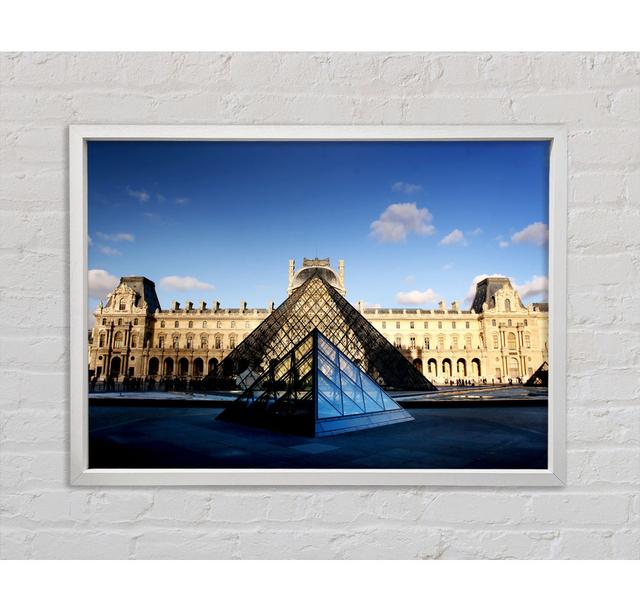 Der Louvre Paris - Einzelner Bilderrahmen Kunstdrucke auf Leinwand Bright Star Größe: 84,1 cm H x 118,9 cm B on Productcaster.