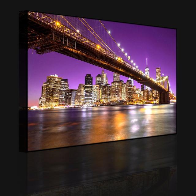 Skyline of Manhattan - Wrapped Canvas Photograph Print lightbox-multicolor Size: 40cm H x 60cm W x 4.5cm D, Frame Option: Without lighting on Productcaster.