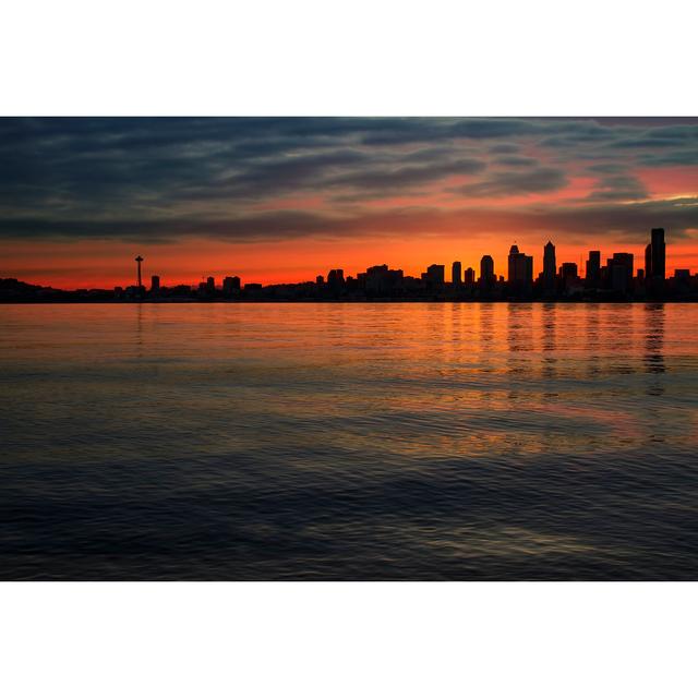 Seattle Skyline At Dawn by JPLDesigns - Wrapped Canvas Print 17 Stories Size: 61cm H x 91cm W on Productcaster.