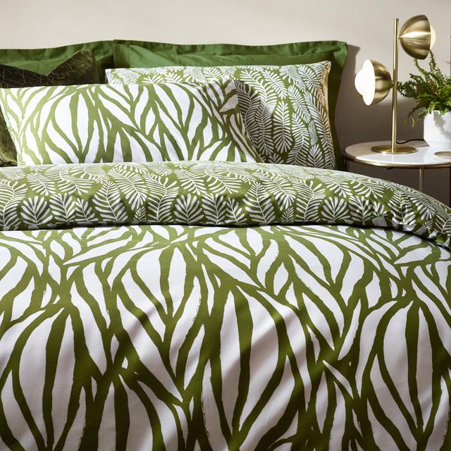 Zygi Green 144 TC Reversible Duvet Cover Set Marlow Home Co. Size: Super King - 2 Standard Pillowcases on Productcaster.