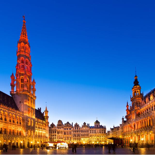 Grote Markt, Belgium, Europe. by Kasto80 - Wrapped Canvas Photograph Latitude Run Size: 122cm H x 122cm W on Productcaster.