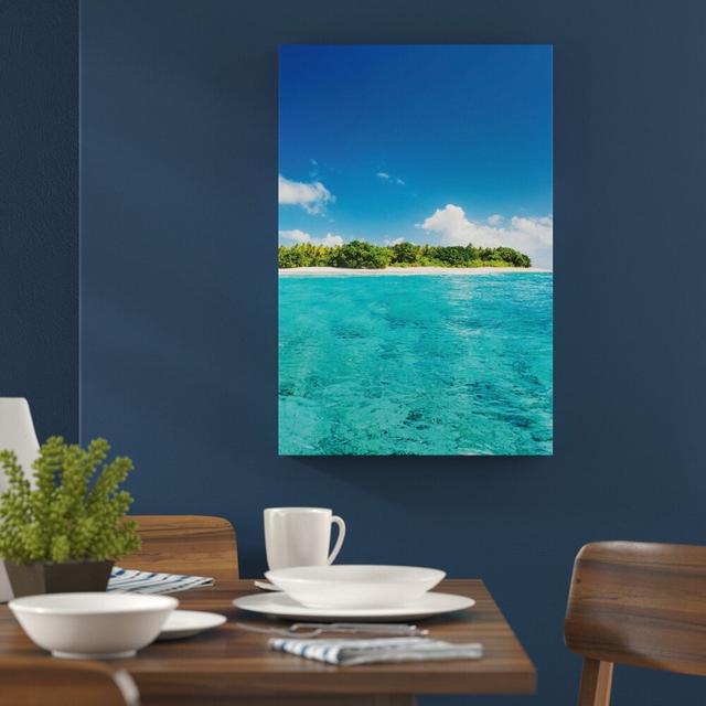 Leinwandbild Malediven Traumstrand Blaues Meer Sommer Sonnenschein, Fotodruck East Urban Home Größe: 80 cm H x 60 cm B on Productcaster.