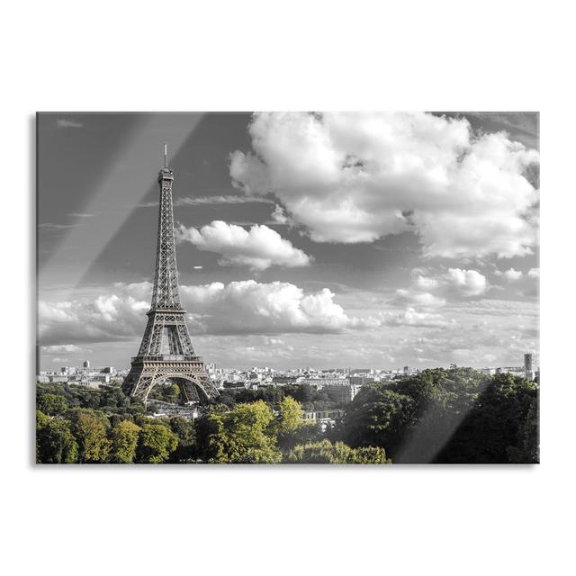 Ungerahmtes Foto auf Glas "Giant Eiffel Tower, Paris" Brayden Studio Größe: 70 cm H x 100 cm B x 0,4 cm T on Productcaster.